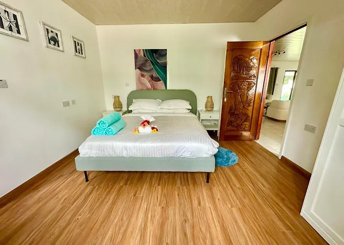 The Sea Bed Seychelles * Beau Vallon (Mahe)